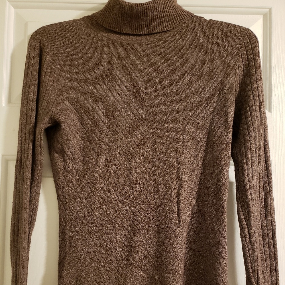 Apt. 9 Brown turtleneck sweater - Small